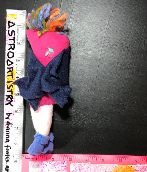 CREATURE | Friendly Freak : Gracie